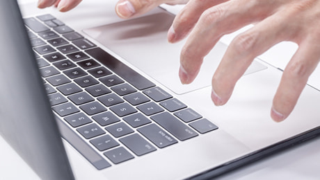 豊富な経験とノウハウを有する CIJ の専門スタッフが、日々の業務で発生する文書やシステム導入時の初期段階で必要になる大量の文書の電子化を承ります。の画像